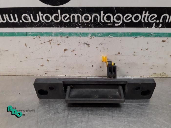 Poignée hayon d'un Kia Sorento (Sorento 03-), Kia, -, 3 mois de garantie, Utilisé