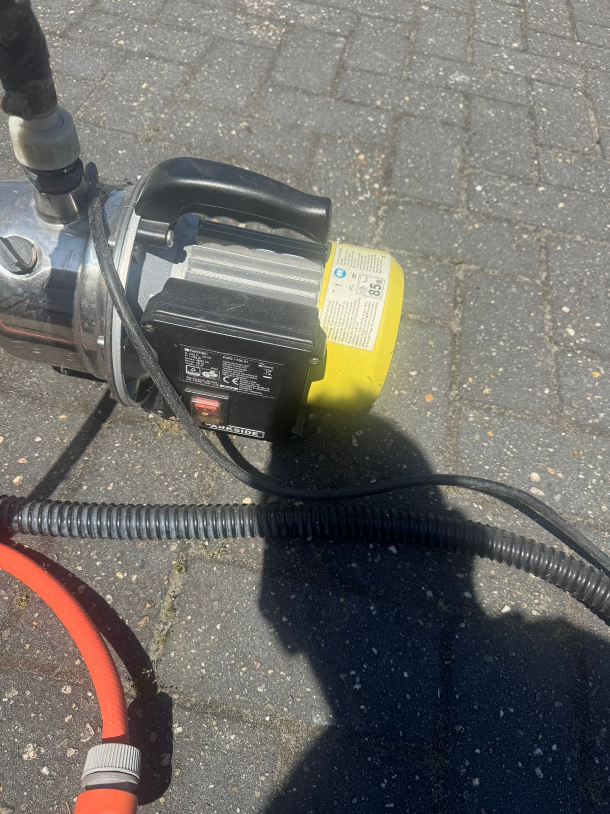 Water pomp, Ophalen, Zo goed als nieuw