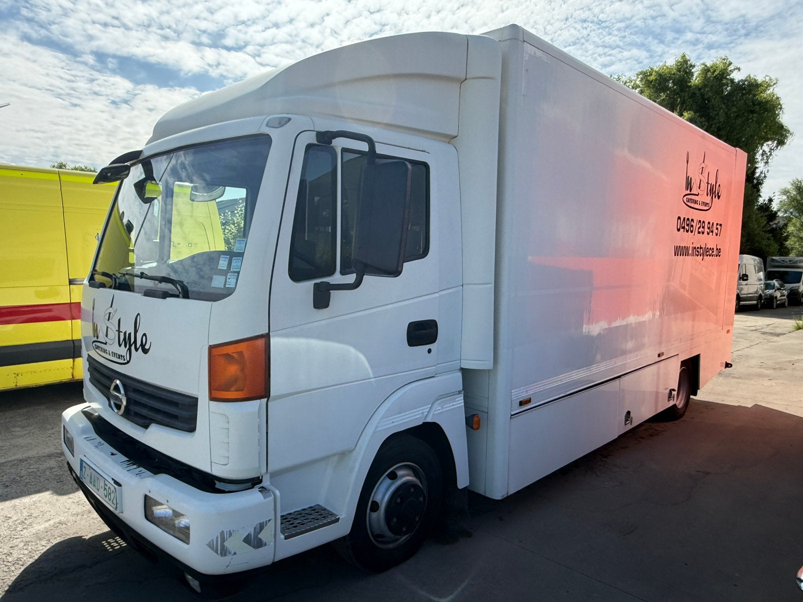 Nissan Atleon camion 8t avec 77000 km! Euro5 déménagement!, Autos, Camions, Entreprise, Achat, Euro 5