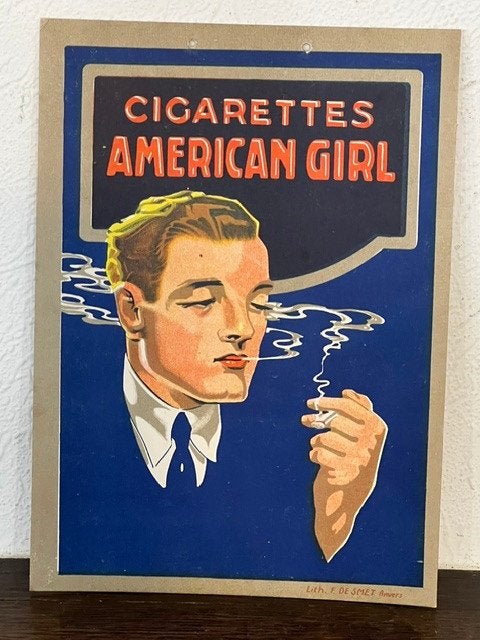 Reclame affiche karton Cigarettes American Girl, Antiek en Kunst, Ophalen