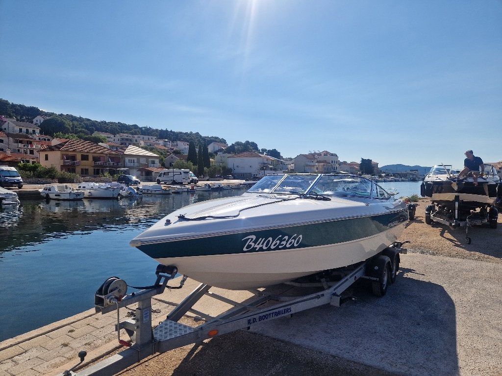 Stingray 220sx, 200 ch ou plus, Enlèvement, Utilisé, Essence