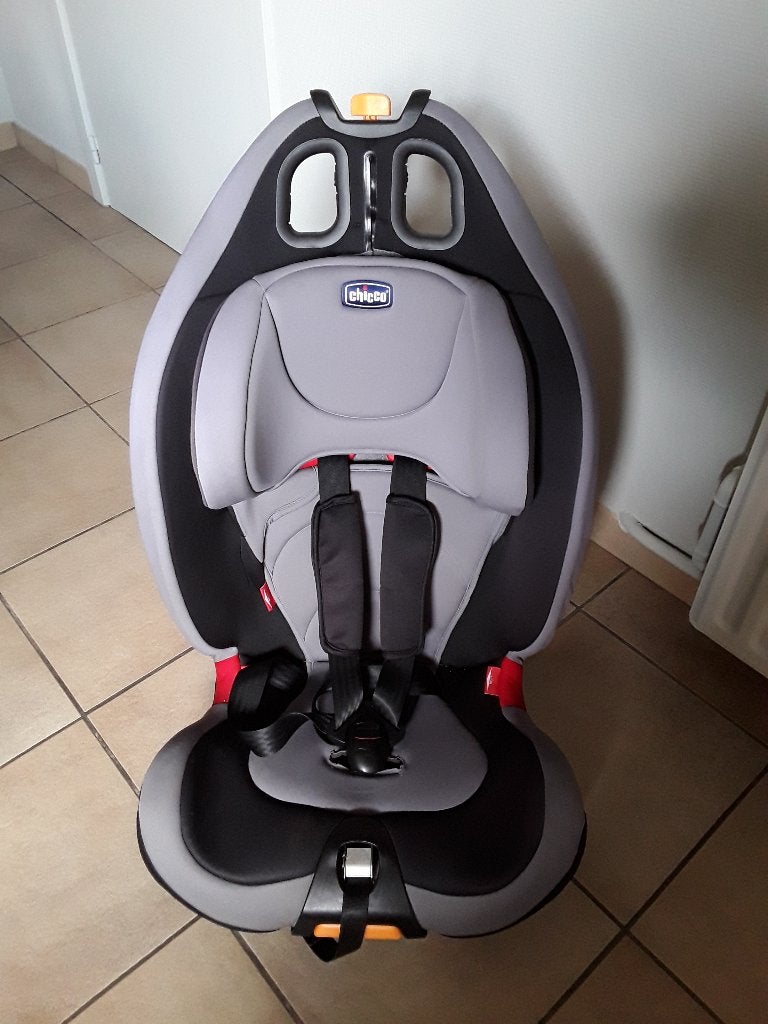 Autostoel groep 2-3 Chicco, Kinderen en Baby's, Autostoeltjes, Gebruikt, Chicco, 9 t/m 36 kg, Autogordel, Ophalen