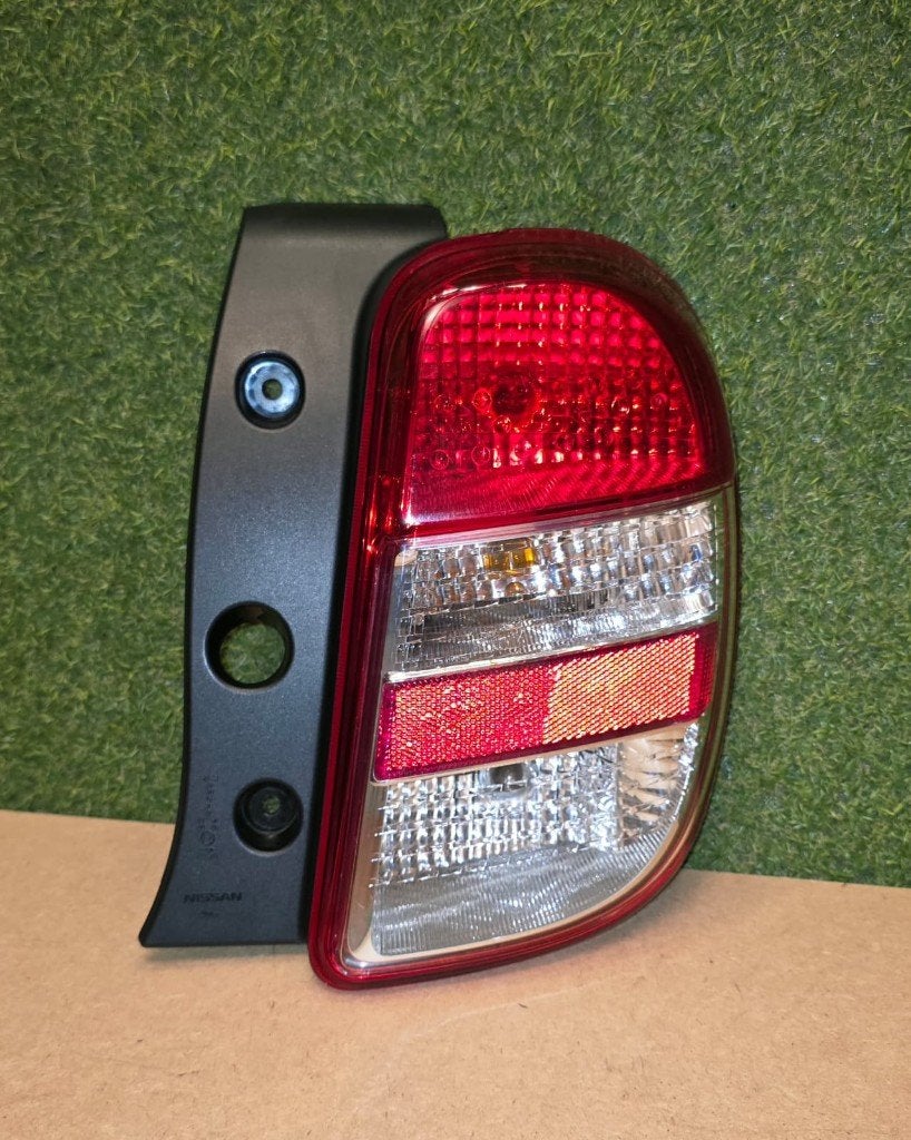 Feux arrière droit Nissan Micra de 2010 a 2015 original, Enlèvement ou Envoi, Utilisé, Nissan