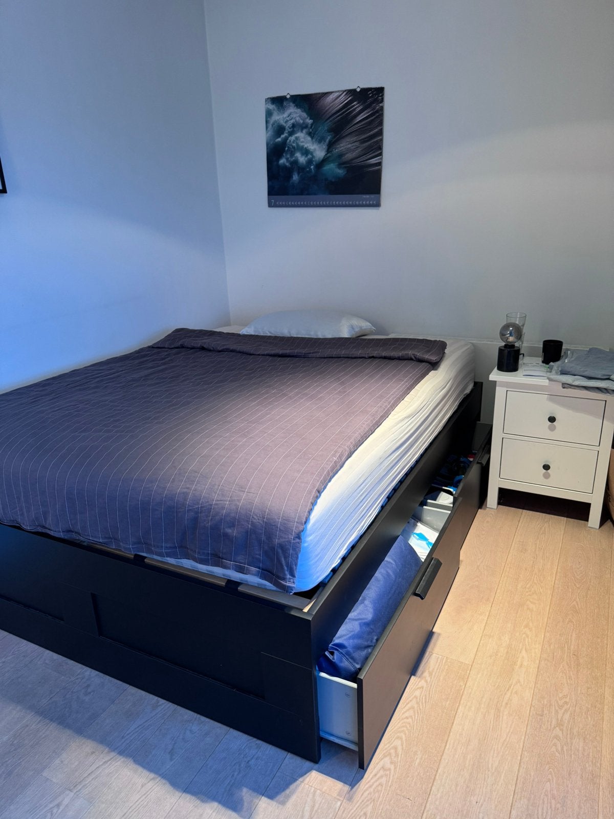 IKEA BRIMNES bed (160x200), lattenbodem en 4 opberglades, Ophalen, Zwart, Tweepersoons, Zo goed als nieuw