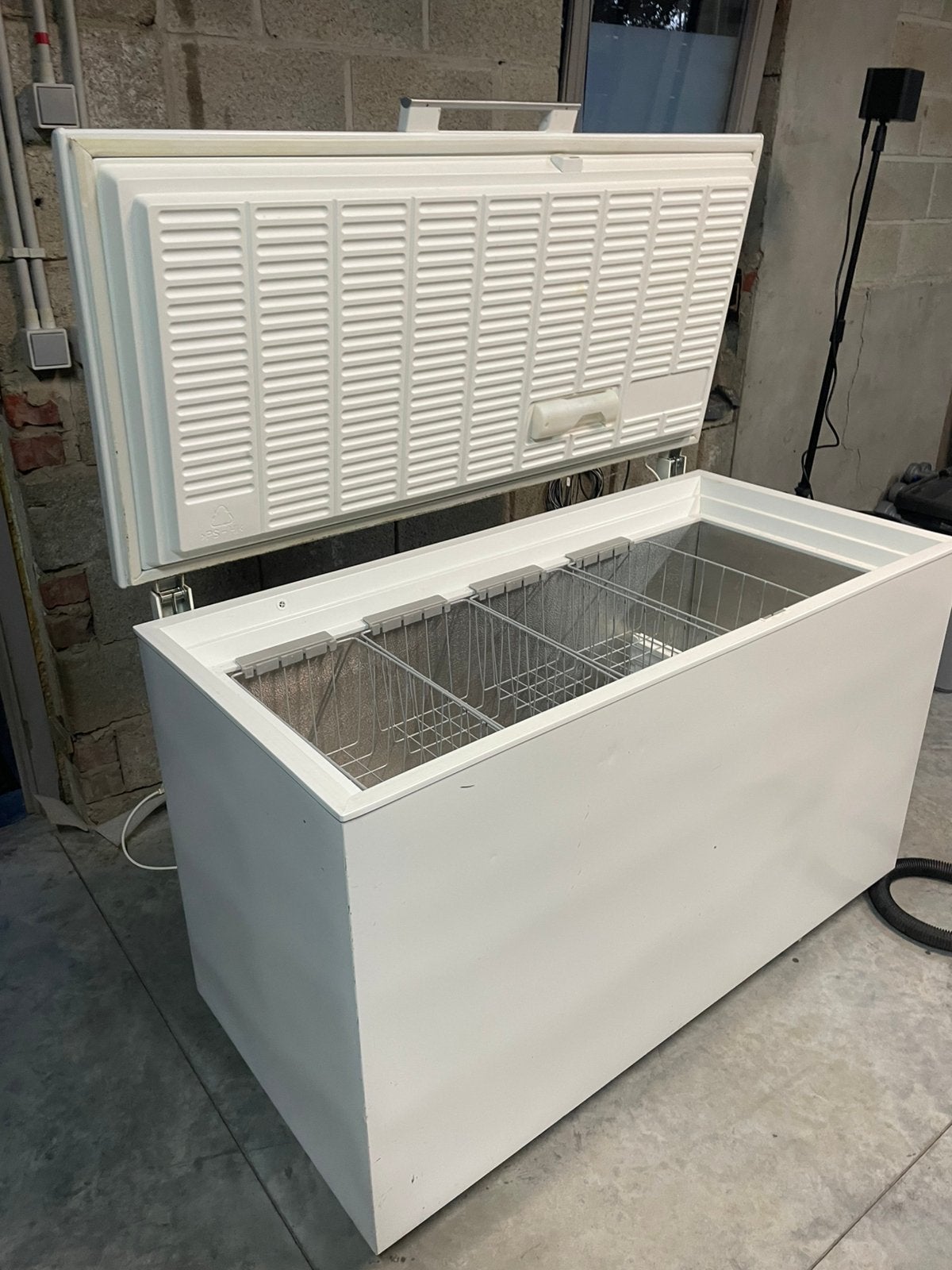 Congélateur coffre AEG Arctis A80300GT (292 litres)., Electroménager, Enlèvement, Comme neuf