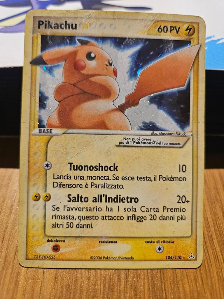 Pikachu Goldstar