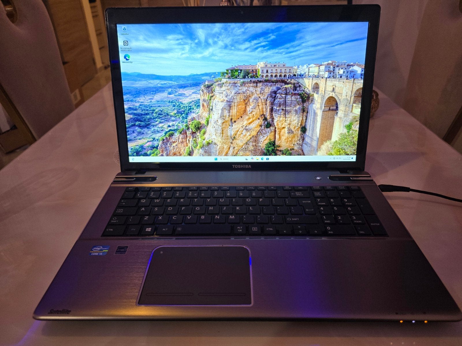 Toshiba 18 inch i5 met ssd, Enlèvement, SSD