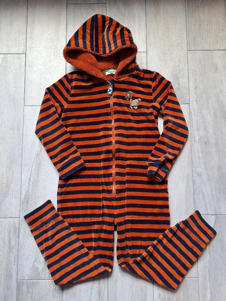 ★ M128 - Woody onesie velours thema reebok, Kinderen en Baby's, Kinderkleding | Maat 128, Nacht- of Onderkleding, Ophalen of Verzenden