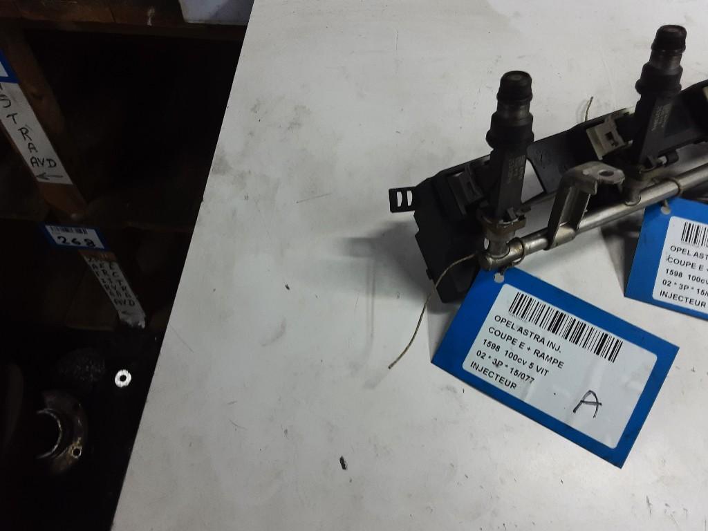 INJECTEUR Opel Astra G (F07) (01-1999/03-2005), Autos : Pièces & Accessoires, Utilisé, Rue de l'Espoir 34 34
4030  GRIVEGNÉE, BE