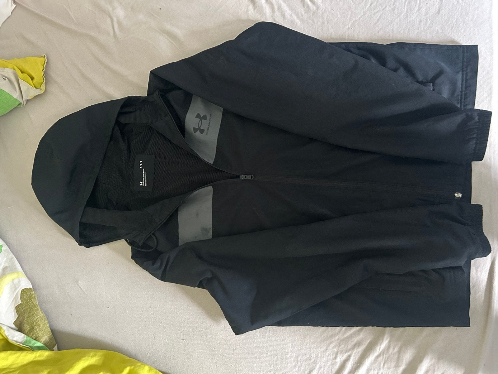 Under armour jas, Vêtements | Hommes, Packs de vêtements pour hommes, Enlèvement ou Envoi, Comme neuf