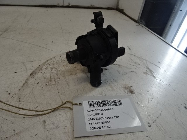POMPE A EAU Alfa Romeo Giulia (952) (01-2015/10-2022), Mevr. I. Hauben, Utilisé, Alfa Romeo, Rue de l'Espoir 34 34
4030  GRIVEGNÉE, BE