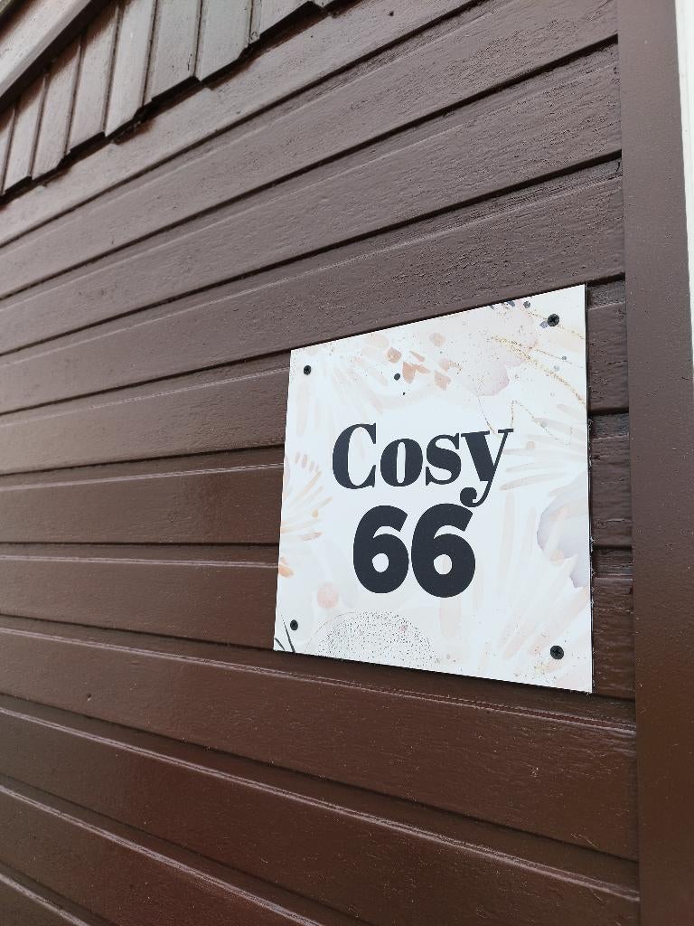 Gerenoveerde chalet te koop in Middelkerke, Vakantie, Campings, Landelijk, Aan zee, Huisdier toegestaan, Speeltuin, Tuin, Tv