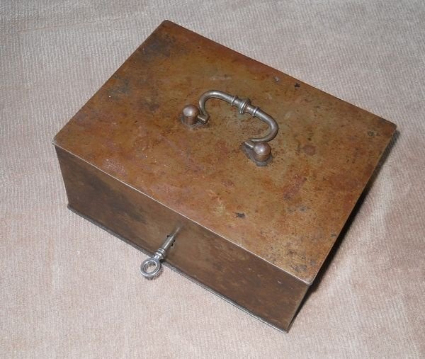 Coffret métallique ancien (avec sa clé), Antiquités & Art, Enlèvement