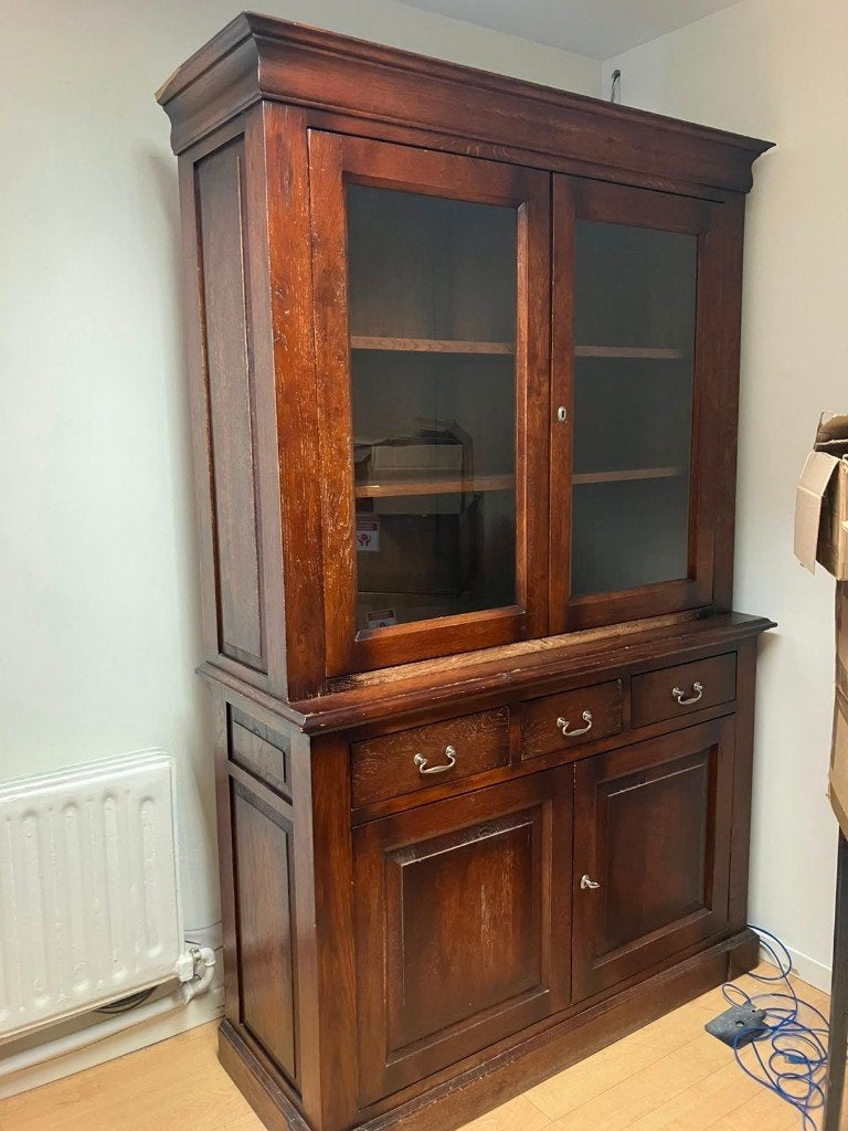 Large cabinet/ furniture/ cupboard, Ophalen
