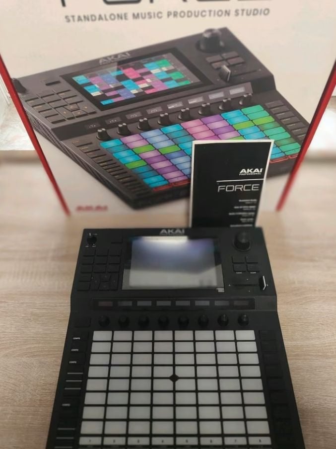 Akai Force Standalone Music Production Studio, Muziek en Instrumenten, Ophalen of Verzenden, Zo goed als nieuw