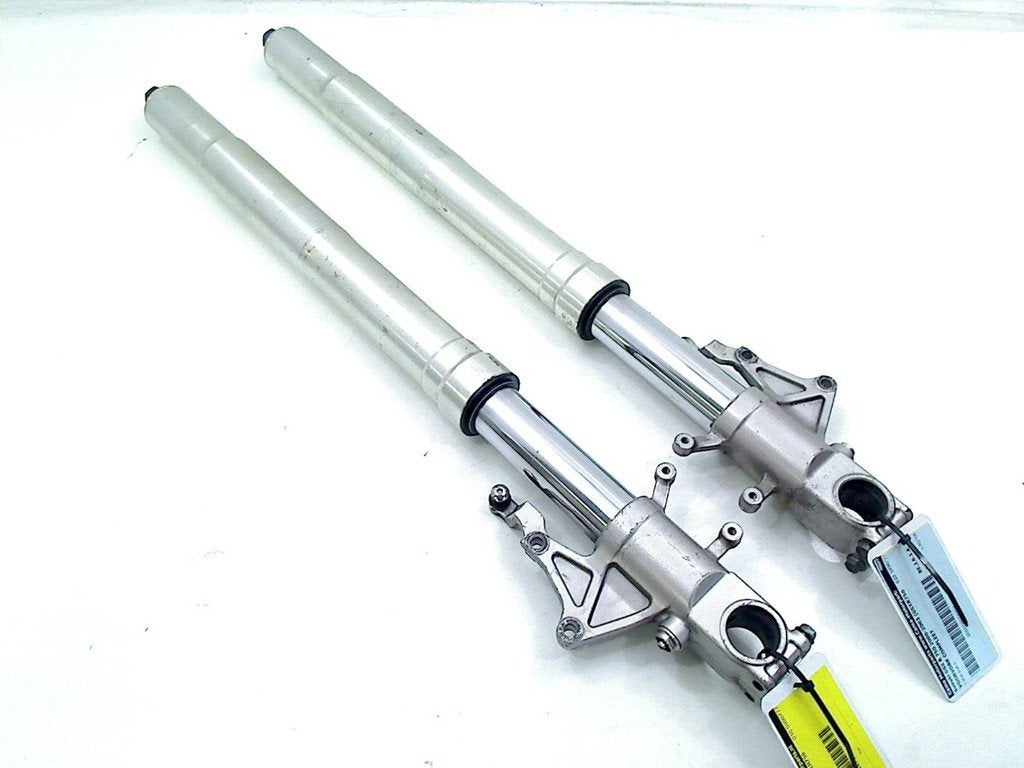 FOURCHE AVANT COMPLET Suzuki, Motos, Dhr. S. di Majo, Utilisé, Info@cama-motorparts.nl, P.J. Troelstraweg 8 8
3144 CX  MAASSLUIS, NL