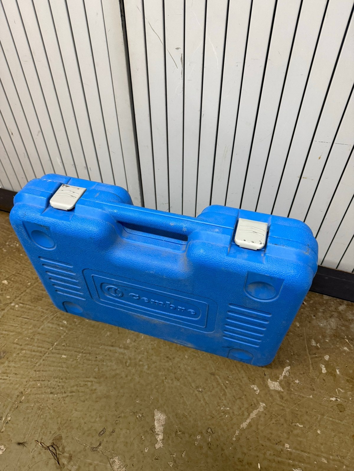 Cembre B500ND perstang 60KN, Doe-het-zelf en Bouw, Ophalen of Verzenden, Zo goed als nieuw