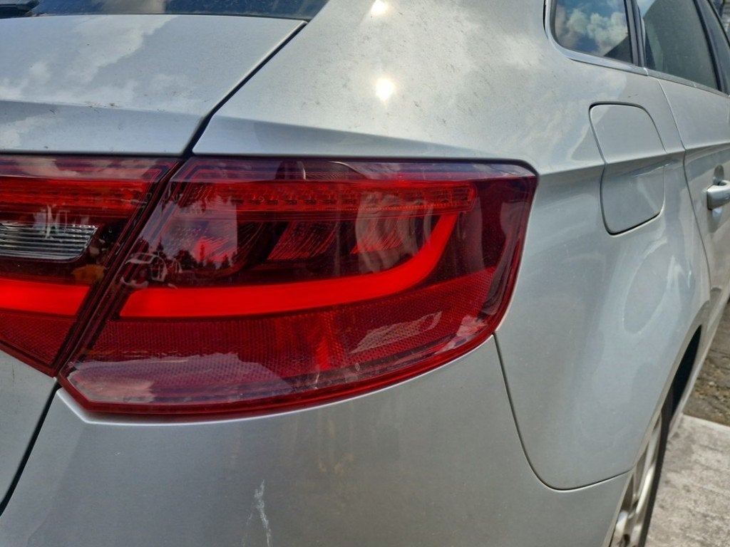 ACHTERLICHT RECHTS A3 Sportback (8VA / 8VF) (|8V4945096A|), Info@audi.de, Audi, Audi AG, Gebruikt