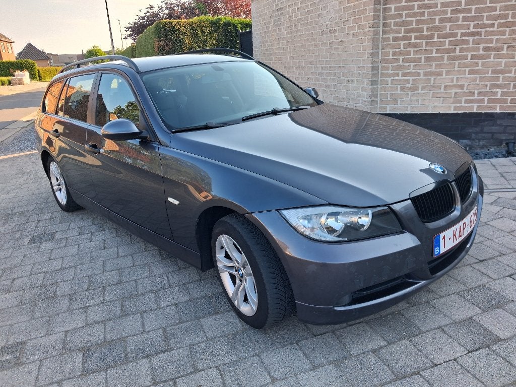 Bmw e91 318d 03/2007 enkel voor onderdelen START EN RIJDT., Auto's, 90 kW, Achterwielaandrijving, Zwart, 4 cilinders