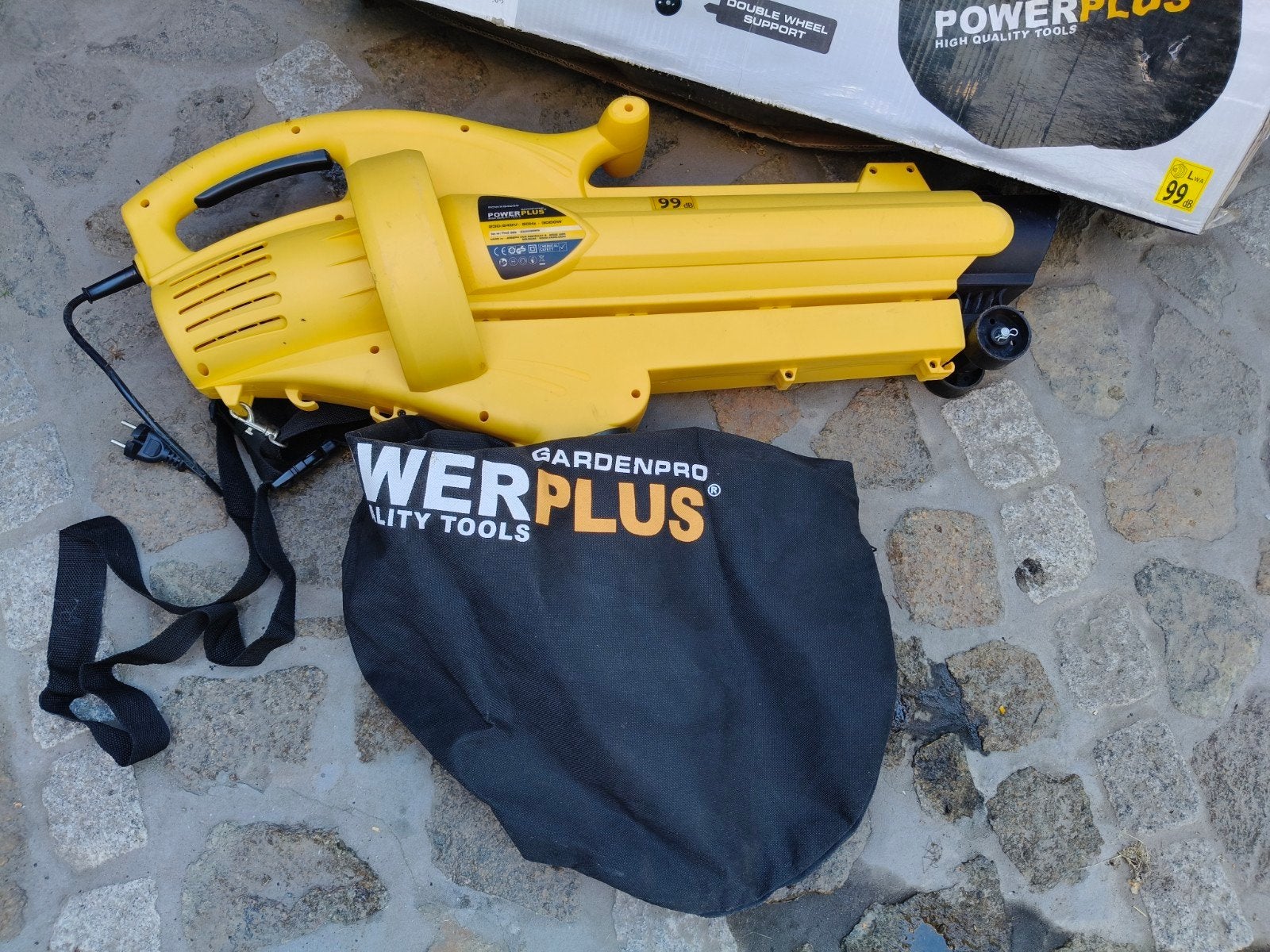 Nieuwe bladblazer/zuiger POWERPLUS
Beschrijving:

Te koop: V, Tuin en Terras, Ophalen, Met opvangzak, Powerplus, Elektrisch