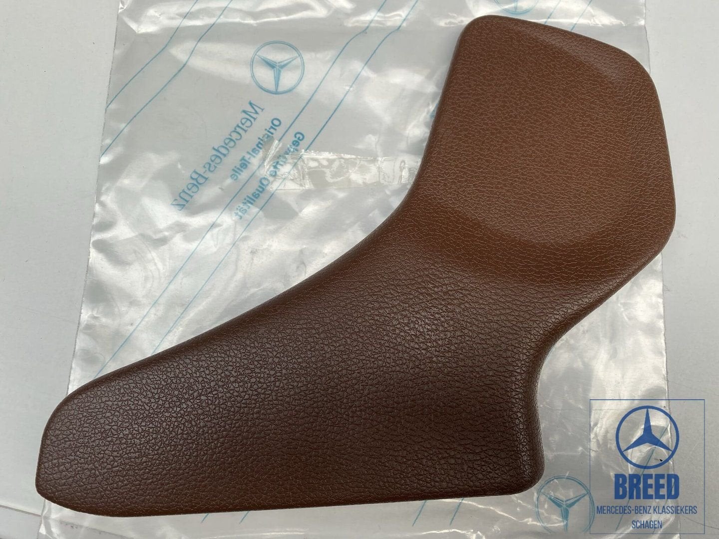 NOS afdekking stoel links tabak Mercedes W114 W115 W116 W123, Auto-onderdelen, -, Nieuw, Ophalen of Verzenden, -