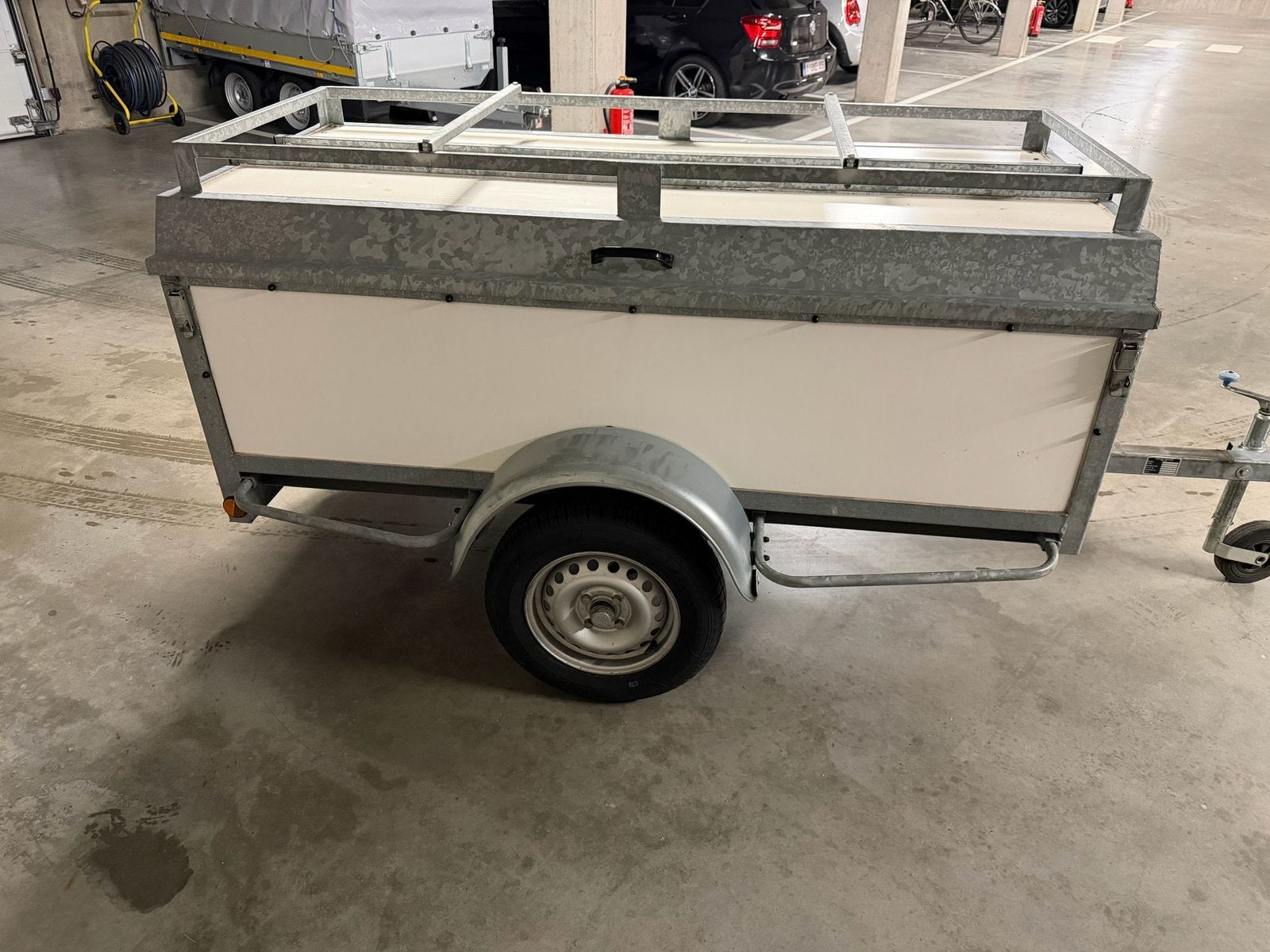 Bagage aanhangwagen, Ophalen, Zo goed als nieuw