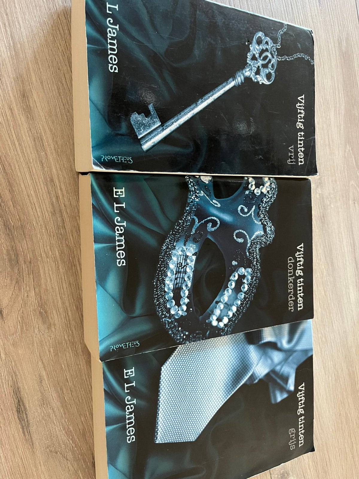 3 boeken van 50 tinten grijs, Ophalen, Zo goed als nieuw