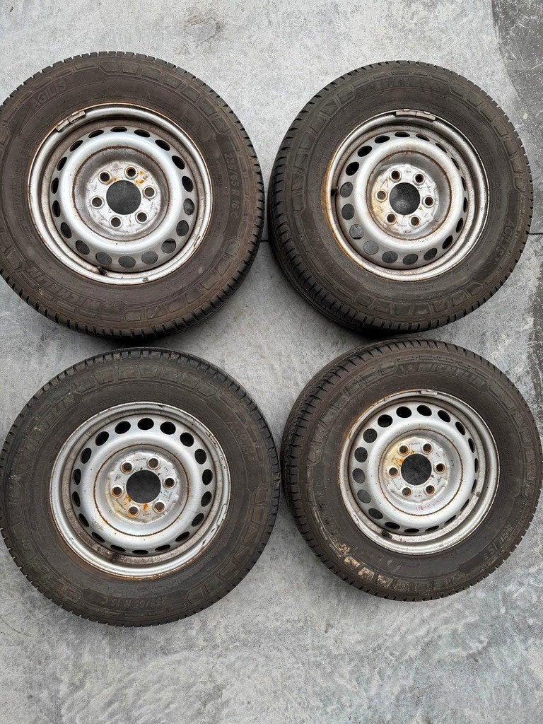 2x Mercedes Sprinter 16inch jantes d'origine & pneus d'été, 16 pouces, Pneus été, Véhicule utilitaire, Pneu(s)