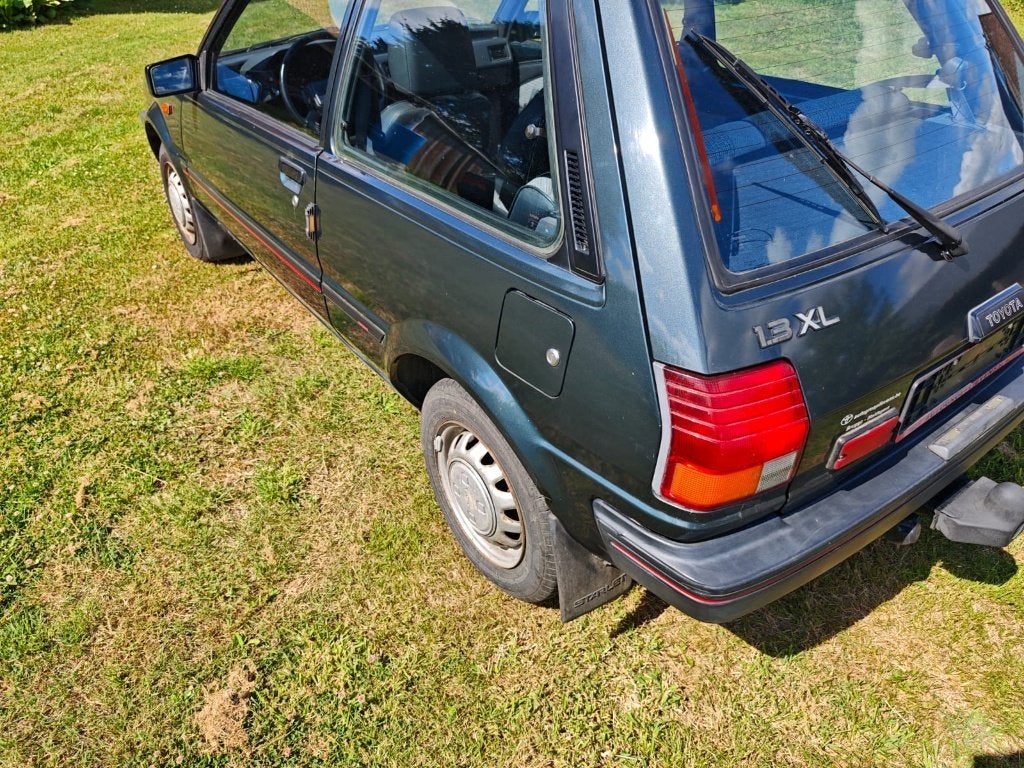 Toyota starlet 1.3 oldtimer automaat 1988, Auto's, Toyota, Automaat, Starlet, Trekhaak, Particulier