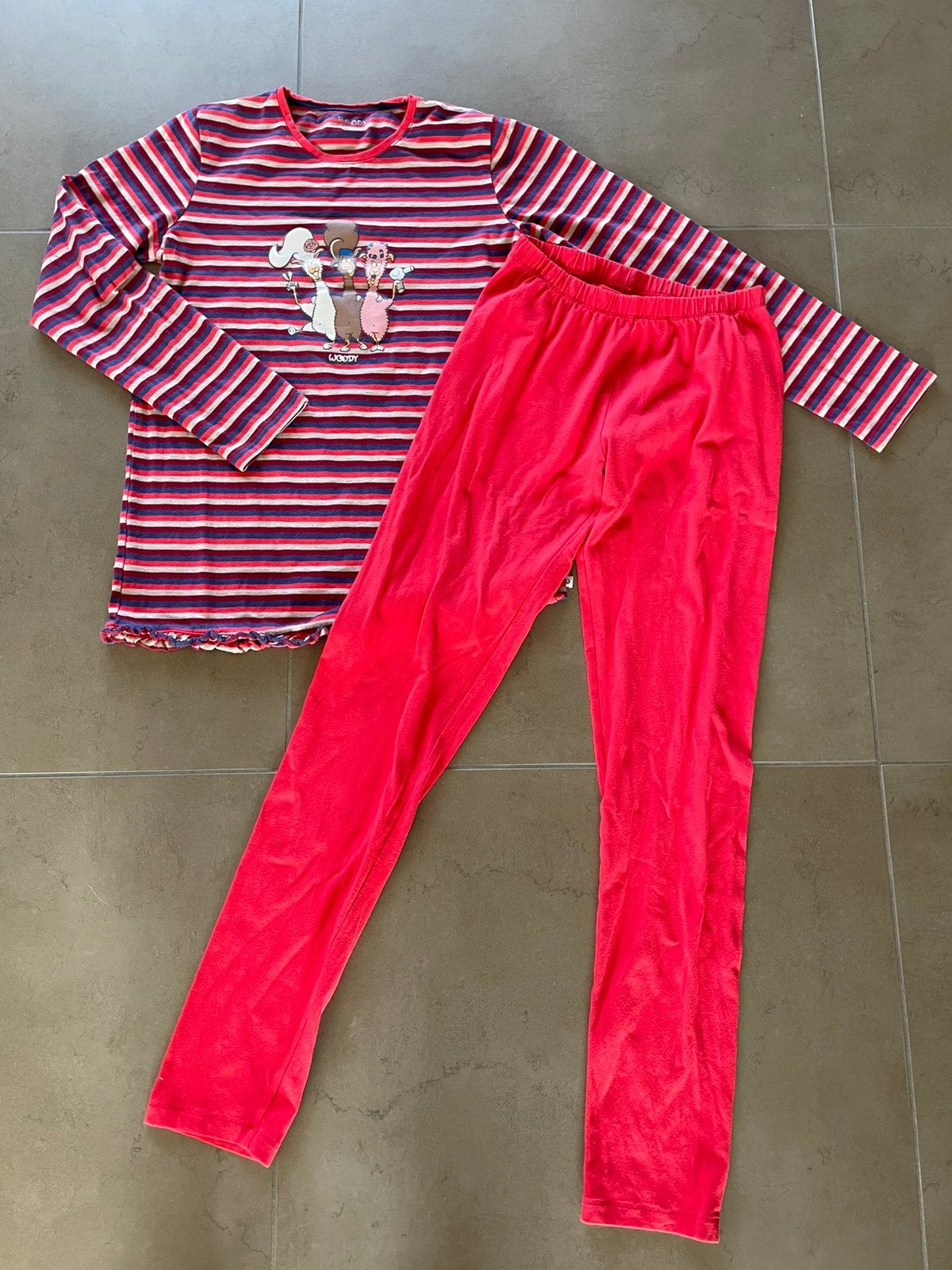 Woody pyjama, maat 164, zeer goede staat!, Ophalen of Verzenden, Gebruikt, Meisje, Nacht- of Onderkleding