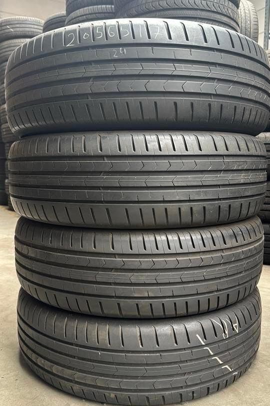 Pneus d'été 2056517 205/65/17 205/65R17 marque Vredestein, Enlèvement