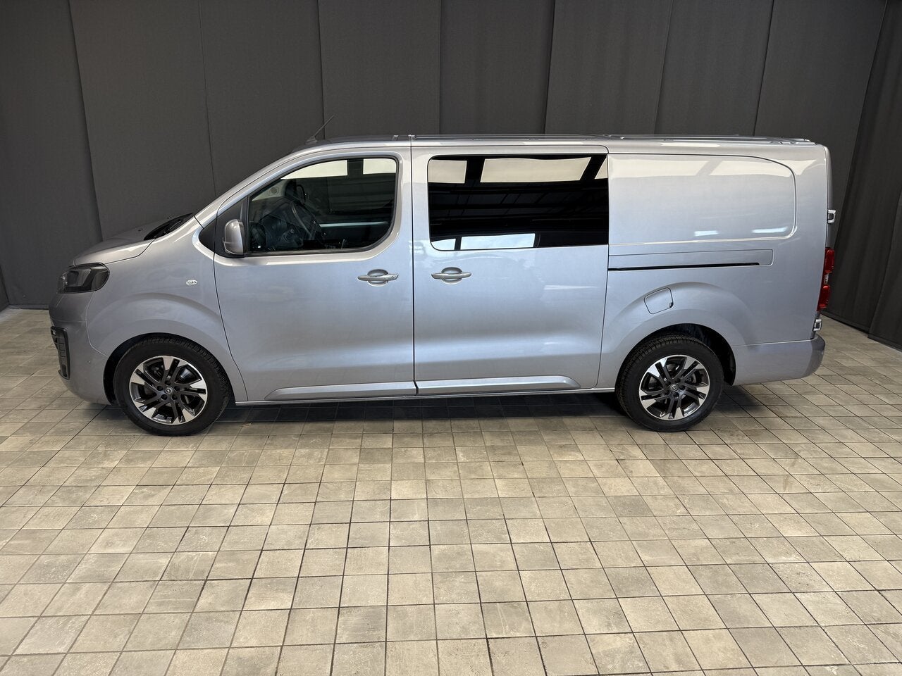 Opel Vivaro L3 Dubbel cabine, Auto's, 0 kg, 131 kW, Parkeersensor, Zilver of Grijs
