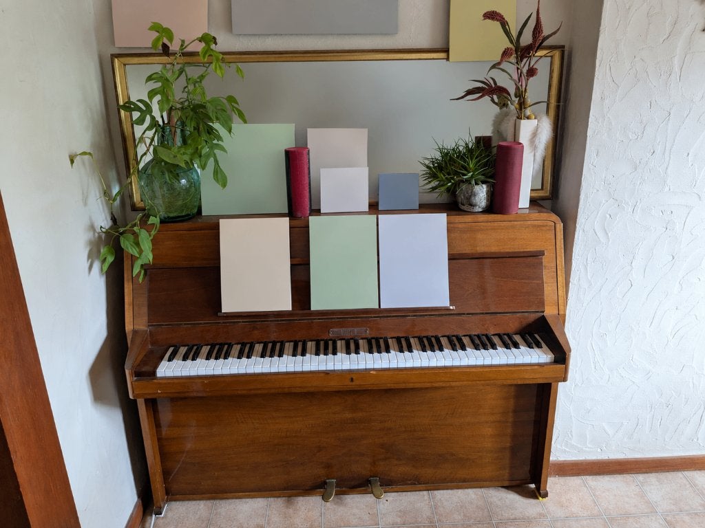 Karaktervolle houten buffetpiano met twee pedalen, Muziek en Instrumenten, Ophalen, Gebruikt, Bruin, Piano