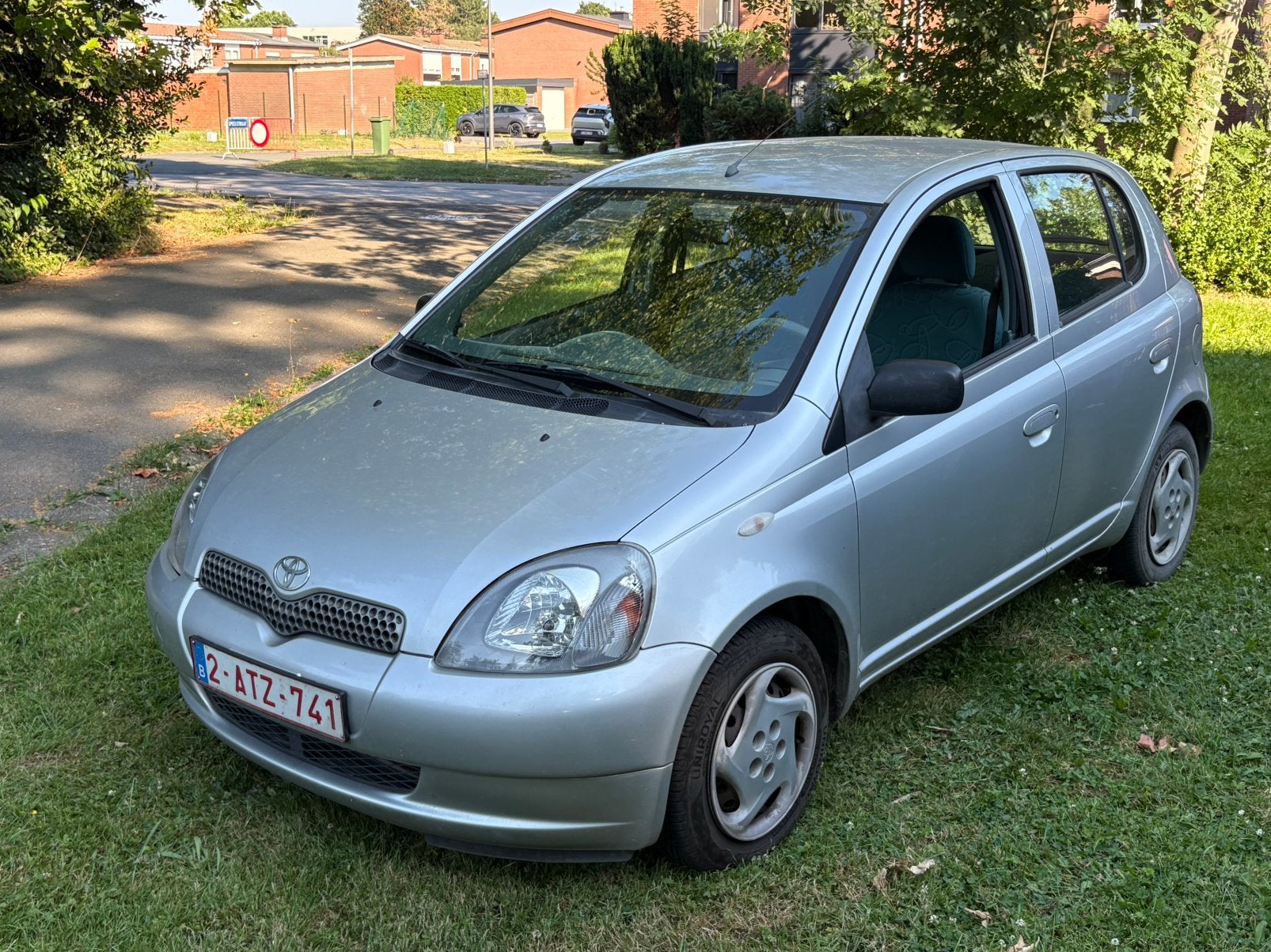 Toyota yaris Essence, Autos, Achat, 4 portes, Entreprise, Yaris