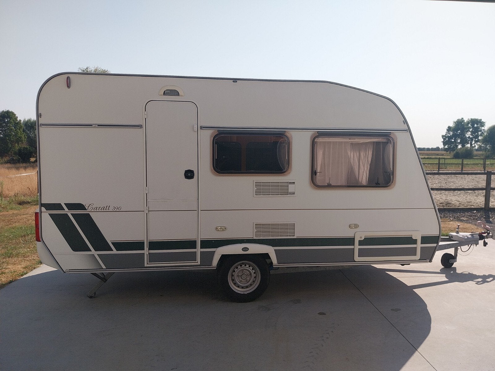 Chateau Caratt 390, Caravans en Kamperen, Caravans, Chateau, Stapelbed, Bedrijf, Fietsenrek