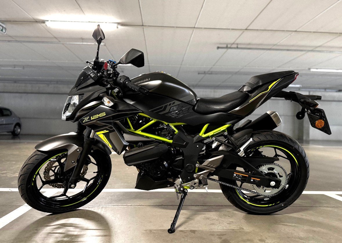 Kawasaki Z125 2025 weinig KM’s, Motoren, Motoren | Kawasaki, Particulier, Naked bike, 11 kW of minder, 1 cilinder, Minimaal motorrijbewijs A1