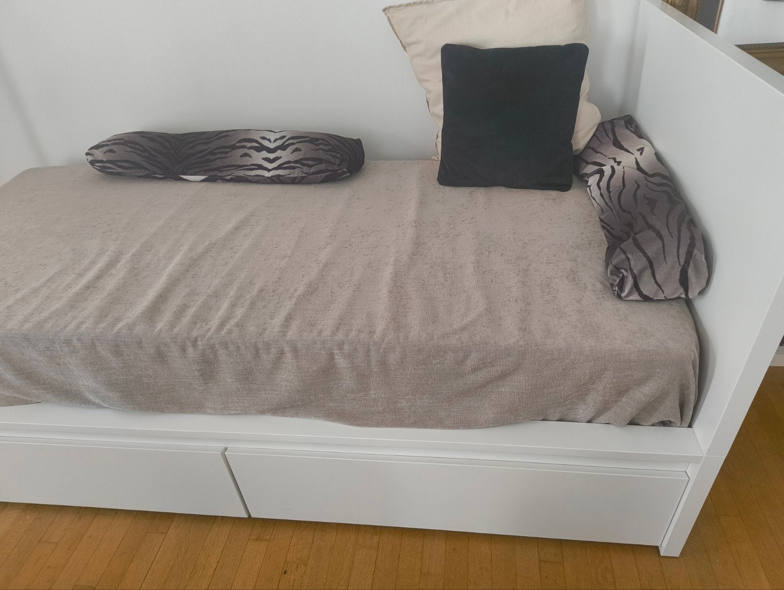 Lit 200*90 avec sommier, matelas et 2 tiroirs MALM Ikea, Enlèvement, Matelas