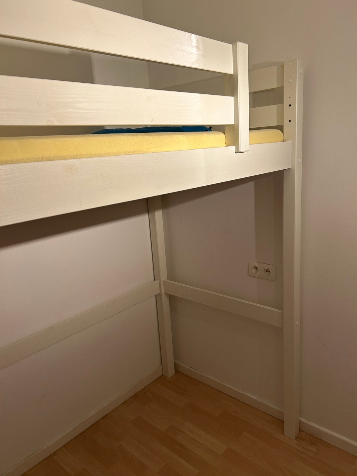 Hoogslaper voor over bureau of bed te zetten., Ophalen, Zo goed als nieuw, Hoogslaper
