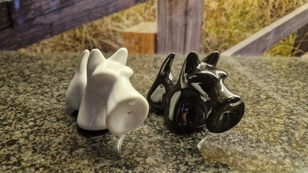 Peper- en zoutstrooier - Schotse Terriers, Enlèvement ou Envoi, Neuf, Porcelaine, Statue(s)