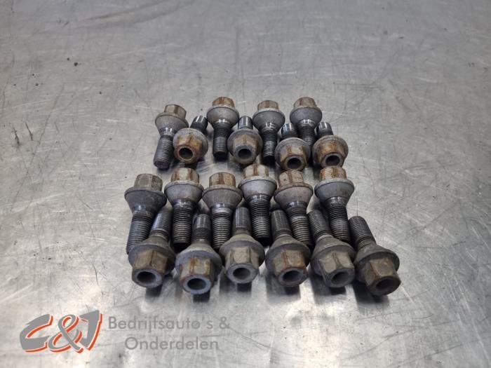 Kit boulons de roue d'un Nissan Primastar, -, 3 mois de garantie, Utilisé, -