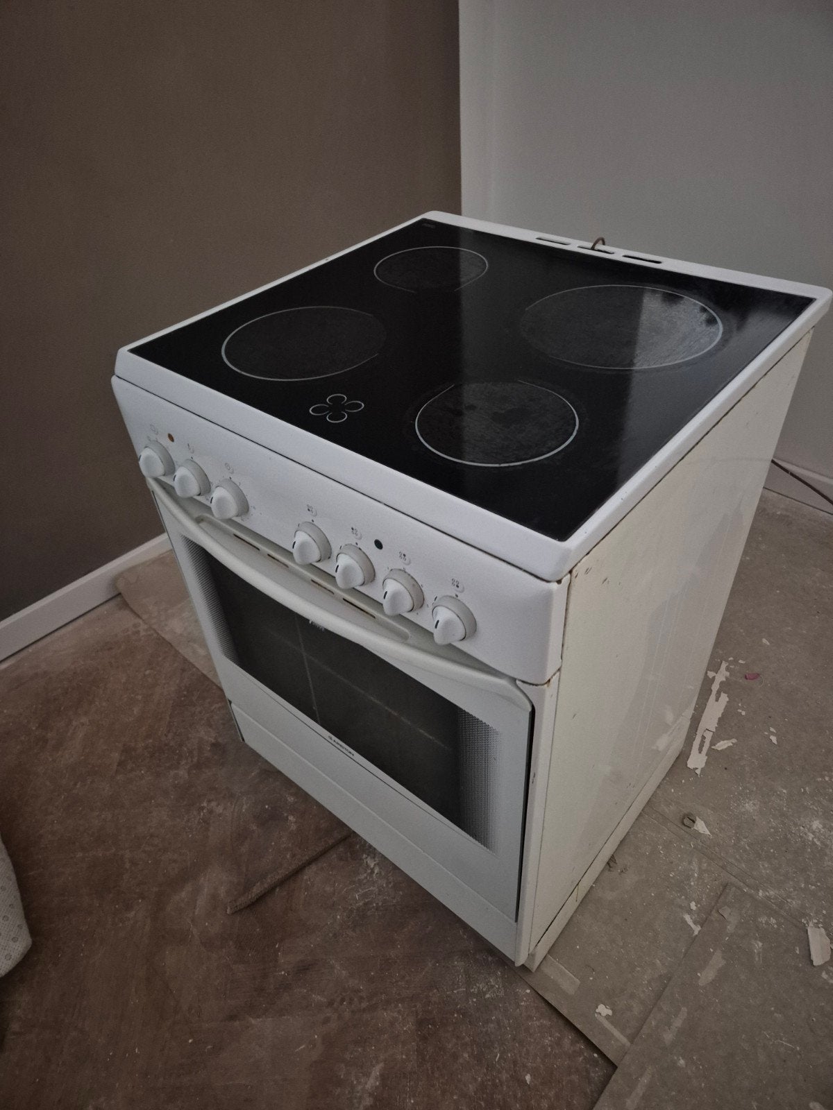 combi four et vitroceramique ARISTON, Electroménager, 4 zones de cuisson, Enlèvement, Utilisé, À Poser