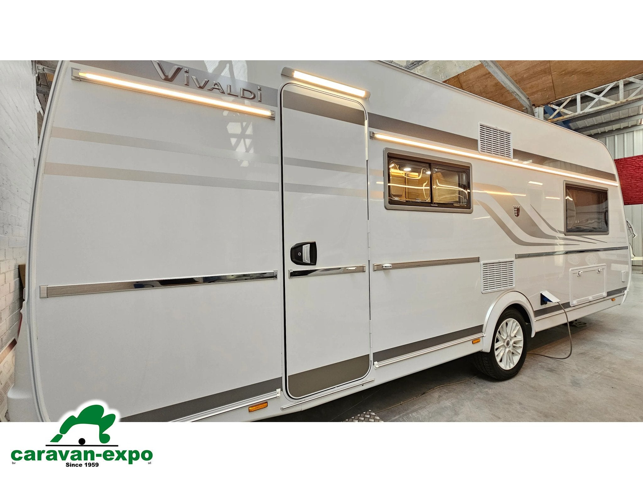 TABBERT Vivaldi 560 EMK, Caravans en Kamperen, Caravans, Tabbert, Bedrijf, 6 tot 7 meter, Tot en met 6