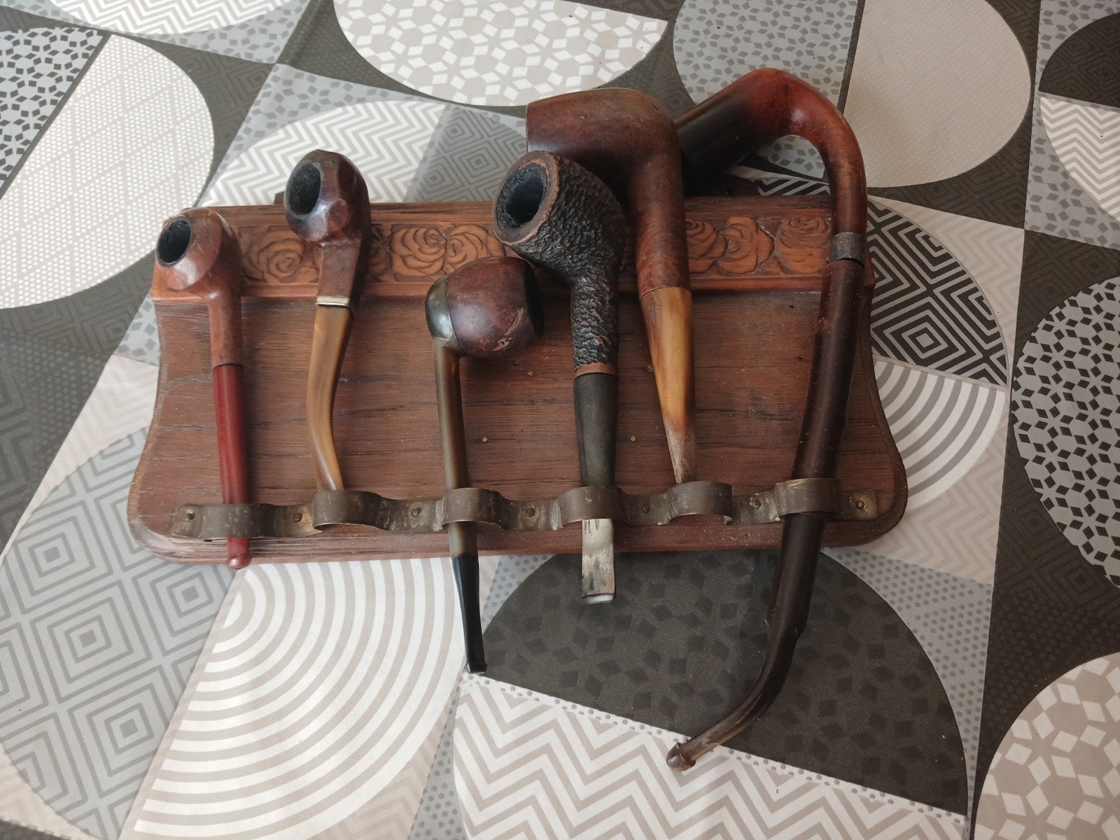 Anciennes pipes, Collections, Enlèvement
