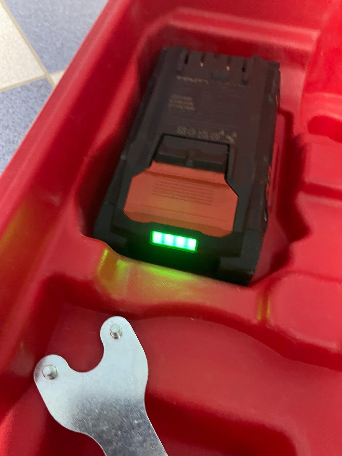 Hilti NUROAG 6-22 haakse slijper nieuwe batterij inbegrepen, Ophalen, Nieuw