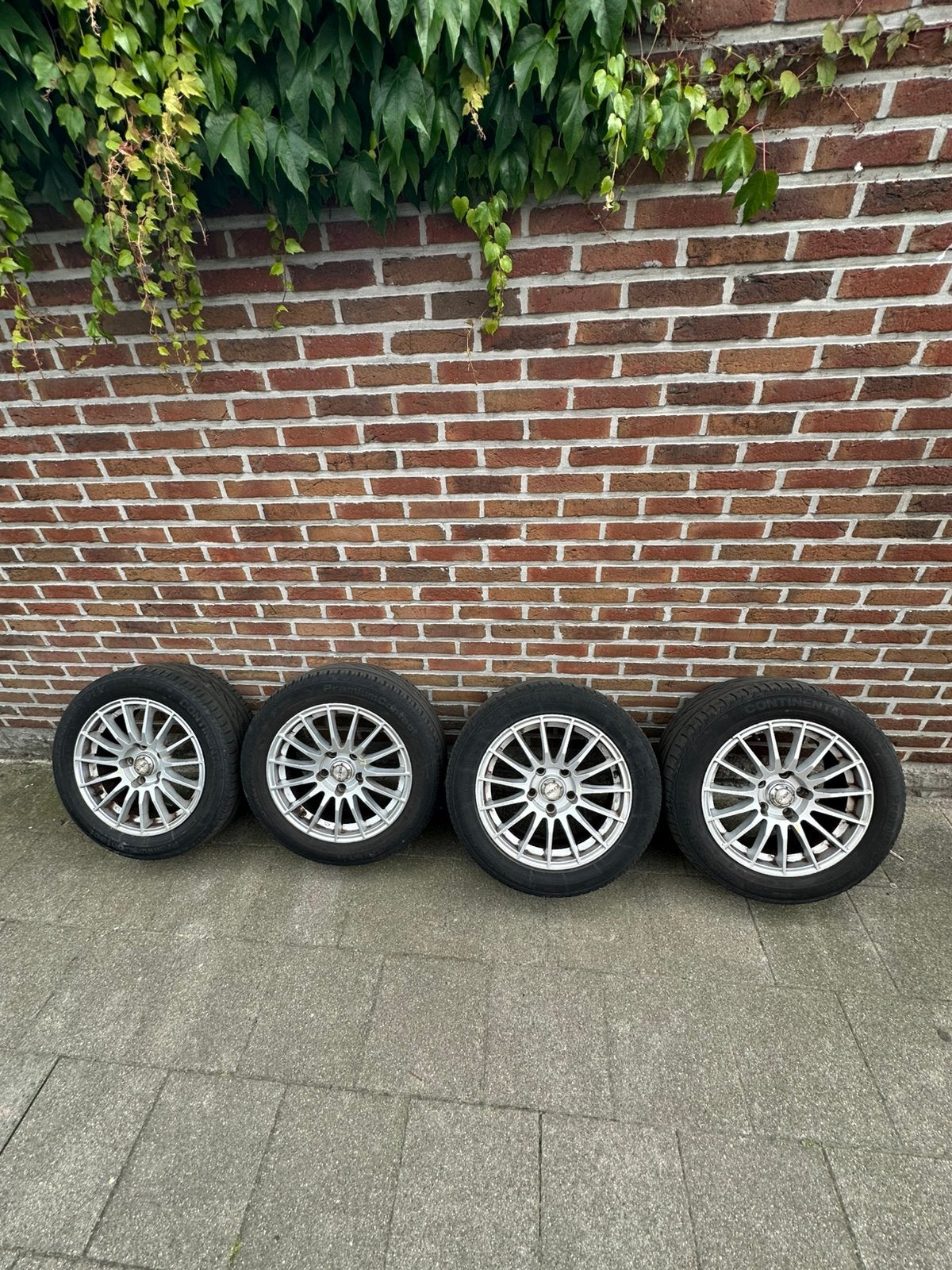 4 wielen 205/55 R16, Autos : Pièces & Accessoires, Pneus & Jantes, Pneus et Jantes, 16 pouces, Véhicule de tourisme, Pneus été
