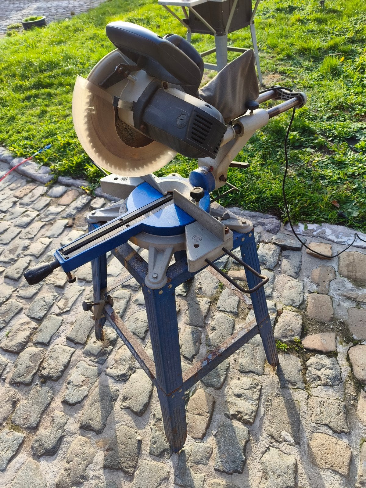scie a onglet sur pieds, 30 à 70 mm, Enlèvement, Utilisé, PowerPlus