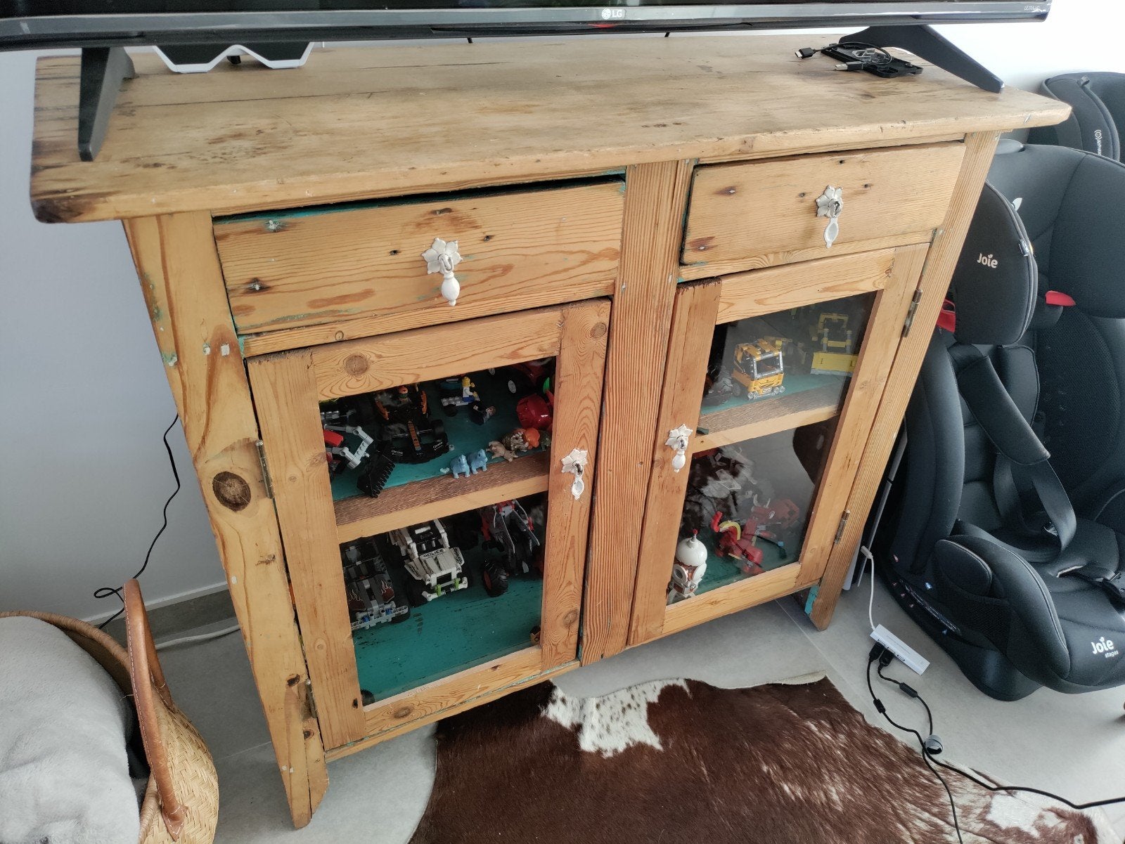 Solid wood cupboards - Gratis / free, Ophalen