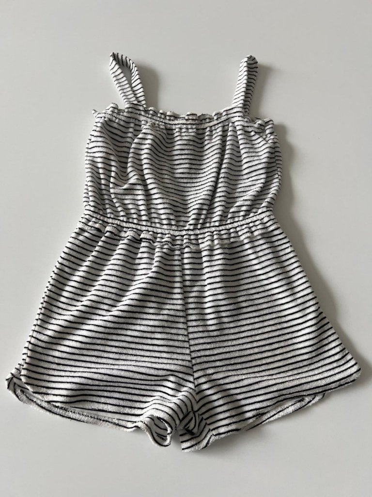 Wit/zwart gestreepte sponsen playsuit maat 140, Kinderen en Baby's, Kinderkleding | Maat 140, Meisje, Ophalen of Verzenden, Zo goed als nieuw