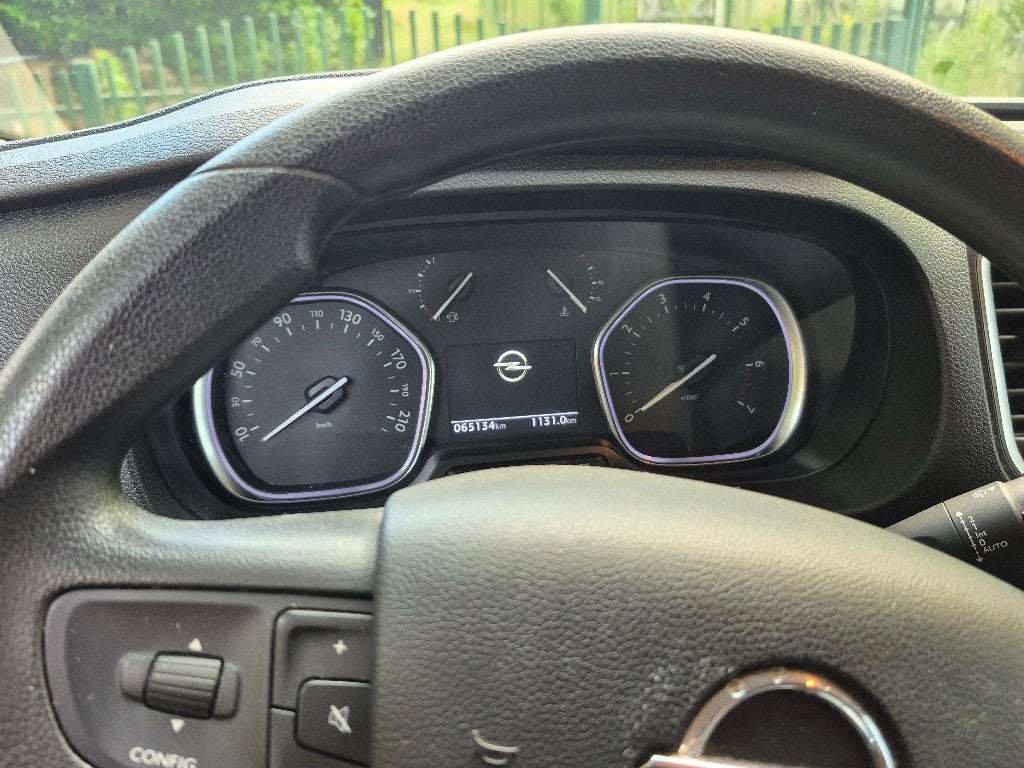 Opel vivaro, Voorwielaandrijving, Stof, Zwart, Wit