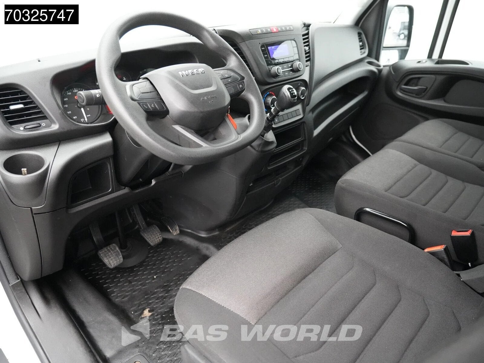 Iveco Daily 35C16 3.0L Laadklep Dubbellucht Bakwagen 160PK M, Stof, Gebruikt, Euro 6, 4 cilinders